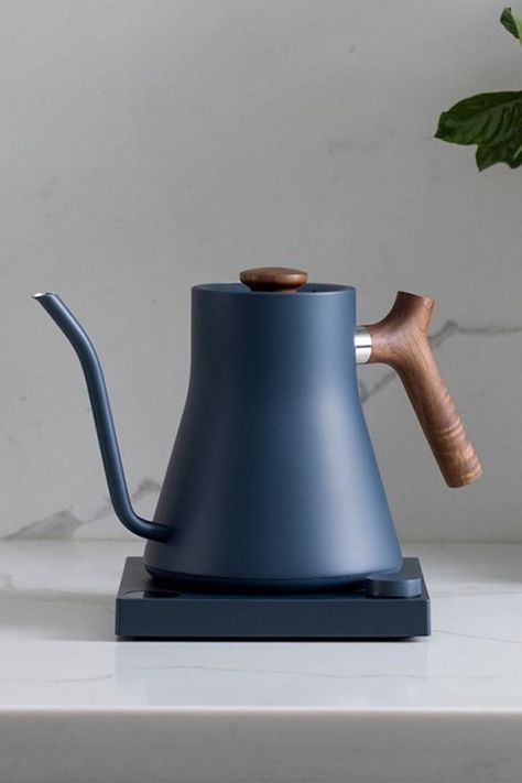 Fellow Stagg Kettle, Aesthetic Electric Kettle, Electric Kettle Design, Electric Kettle Aesthetic, Gooseneck Kettle, Modern Kitchen Accessories, Vintage Coffee Pot, Oprahs Favorite Things, Water Kettle