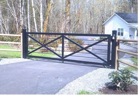 Wrought Iron Gates Driveway Entrance, Rustic Gates Entrance Metal, Inexpensive Driveway Gate Ideas, Simple Driveway Gate Ideas, Gate For Driveway Entrance, Driveway Entrance Gates Country, Metal And Wood Gates Driveway, Welded Gates Ideas, Farm Entry Gate