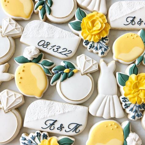 April - Surely Sweets Bakery on Instagram: "Here’s the full lemon bridal set from last weekend. I made three extra in case something went wrong, but everything went so smoothly with this set that I got to save one for myself. 😋 The lemon zest in the cookie with vanilla bean icing was so tasty." Lemon Bridal Shower Cookies, Vanilla Bean Icing, Bridal Shower Lemon, Lemon Biscuits, Wedding Shower Cookies, Bridal Cookies, Date Cookies, Wedding Shower Themes, Something Blue Bridal