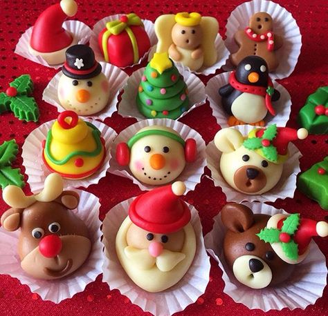 Christmas Marzipan Ideas, Christmas Marzipan, Marzipan Fruit, Christmas Themed Cake, Perfect Sugar Cookies, Christmas Cake Pops, Christmas Cake Designs, Cupcake Cake Designs, Tea Party Food