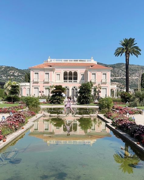 Must do when visiting the French Riviera: 🌱 The gardens of Villa Ephrussi de Rothschild feel like stepping into a dream where French elegance meets Mediterranean beauty. 🌸✨ 💗 Built between 1907 and 1912, this 7 acre French villa is surrounded by nine unique gardens, each on a different theme, and has a gorgeous tea room inside as well (don’t swipe to the last pictures when hungry 😉). 📍it’s located in Villefranche-Sur-Mer, the most beautiful and colorful village at the Côte d’Azur, only a h... Colorful Village, Mediterranean Beauty, Villa Ephrussi De Rothschild, Villa Ephrussi, French Villa, Villefranche Sur Mer, Dream Life House, French Elegance, The French Riviera