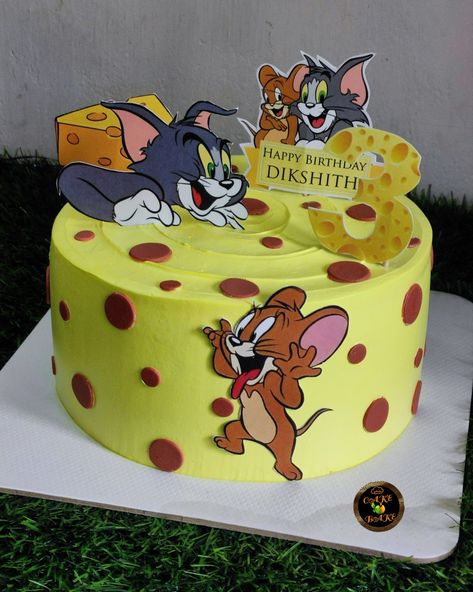 Tom And Jerry Theme Cake, 1st Birthday Cake Designs, Tom And Jerry Cake, Cartoon Birthday Cake, 1st Birthday Cakes, Cartoon Cake, Girl Birthday Decorations, Homemade Cake Recipes, Tom Jerry