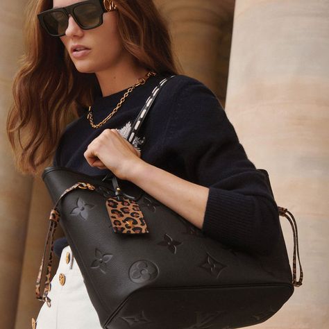 Neverfull Empreinte, Leather Zip Pouch, Neverfull Mm Monogram, Campaign Fashion, Givenchy Bag, Wild At Heart, Popular Bags, Louis Vuitton Neverfull Mm, Heart Bag