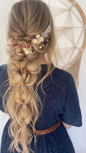 Liz Cooper on Instagram: "2024 brides this is your year 🥳 Using extensions I can style your dream hair so don’t worry if you don’t have long thick hair! Really hope the mermaid braid will be as popular as ever this wedding season 🫶🏼 Stylists come and see me @theweddingparty2024 perfect chance to up your boho styling skills and meet your industry friends il be joined by @loveisinthehairbysabrina and @nicolakristel_hair show casing their predictions for 2024✨🤍 So much education in one place! #bohohair #bridalhaireducation #mermaidbraid #bridalhairtutorial #londonbrides #hampshireweddinghair #bridalhairstyling #weddinghairinspo #clipinextensions #beyondtheponytail" Long Braid Wedding, Bridesmaid Braid, Wedding Braid Hairstyles, Bridal Braid, Braided Wedding Hairstyles, Bridal Hair Tutorial, Boho Bridal Hair, Mermaid Braid, Wedding Hairstyles Bridesmaid