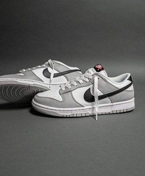 Nike Dunks Aesthetic, Dunks Aesthetic, Nike Dunk Low Outfit Men, Nike Dunk Low Outfit, Wmns Air Jordan 1, Outfits Hombre, Swag Shoes, Air Jordan 1 Mid, Jordan 1 Mid