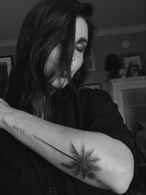 Palm Tree Tattoo Forearm, Minimalist Palm Tree Tattoo, Palm Tree Tattoo Arm, Tattoo Palm Tree, Tree Tat, Beachy Tattoos, Tricep Tattoos, Tree Tattoo Arm, Minimalistic Tattoos