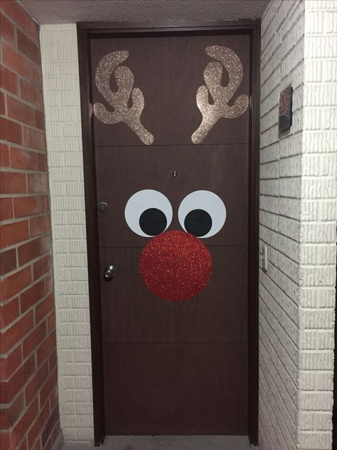 Christmas Door Decorating Contest, Christmas Classroom Door, Christmas Door Decoration, Door Decorating Contest, Diy Jul, Easy Christmas Decorations, Office Christmas Decorations, God Jul, Christmas Classroom