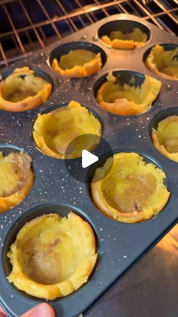 Potato Cups Recipe, Dip For Smashed Potatoes, Lunch Box Dessert Ideas, Healthy Tapas Ideas, Kids Lunch Prep For The Week, Smashed Potato Cups, Smashed Potatoes Baked In Muffin Tin, Potatoe Cups, Lunch Box Prep