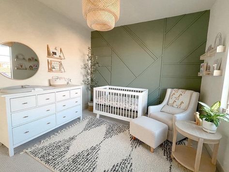 Sherwin Williams Retreat nursery interior paint color | Nursery Decor Green Nursery Boy, Green Baby Room, Baby Nursery Inspiration, Idee Babyshower, White Crib, Baby Room Themes, Baby Room Neutral, Baby Boy Room Decor, Girl Nursery Room