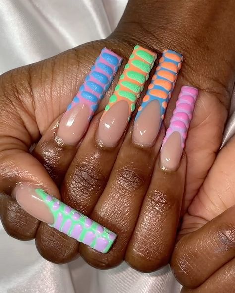 nail artist 🎨♡ (@dadollaklaws) posted on Instagram • Mar 19, 2022 at 7:14pm UTC Scale Nails, Stripped Nails, Summer Manicure, Rose Nails, Black Nail, Short Acrylic Nails Designs, Trim Nails, Nail Polish Strips, Unique Nails