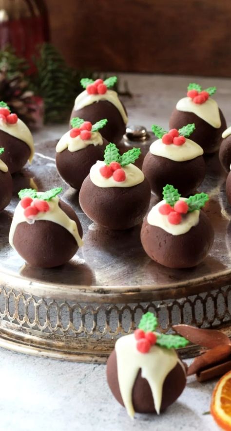 Chocolate Christmas Pudding, Christmas Afternoon Tea, Xmas Pudding, Christmas Truffles, Christmas Tea Party, Chocolate Christmas, Christmas Food Desserts, Xmas Food, Christmas Party Food