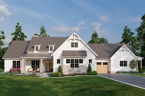 Multi-Generational 5-Bedroom Single-Story Modern Farmhouse with In-Law Suite (Floor Plan) Multigenerational House Plans, Multigenerational House, Garage Floor Plans, House Dream, Farmhouse Style House Plans, Farmhouse House, Farmhouse Plan, House Plans Farmhouse, Modern Farmhouse Plans