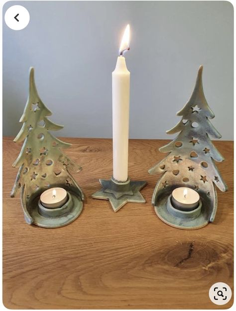 Diy Christmas Ceramics, Diy Candle Holders Christmas, Ceramic Christmas Decor, Holiday Pottery Ideas, Pottery Christmas Decorations, Navidad Ceramica Ideas, Christmas Ceramics Ideas, Christmas Pottery Ideas Ceramics, Christmas Clay Crafts