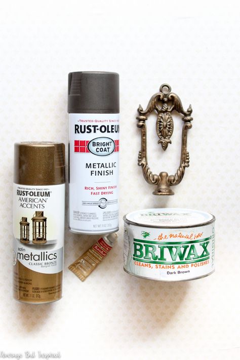 You only need a few inexpensive supplies to create a gorgeous faux antique brass finish that's perfect for hardware, light fixtures, and more! #antiquebrass #fauxfinish Brass Spray Paint, Brass Bathroom Fixtures, Chic Things, Bronze Spray Paint, Metal Painting, Paint Brass, House Items, Log House, Diy Crafts For Adults