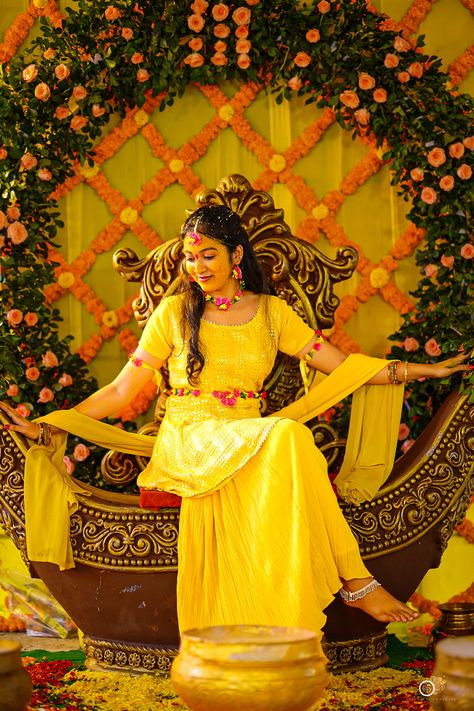 Bride,haldi,pose Mehendi Photography Bridal, Haldi Photography Ideas, Haldi Look For Bride, Haldi Pose, Haldi Photos, Haldi Poses For Bride, Haldi Poses, Haldi Look, Haldi Photoshoot