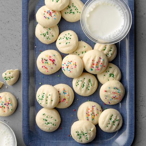 Shortbread Christmas, Whipped Shortbread, Whipped Shortbread Cookies, Short Bread, Best Christmas Cookie Recipe, Shortbread Recipe, Basic Cookies, Cake Mug, Shortbread Recipes