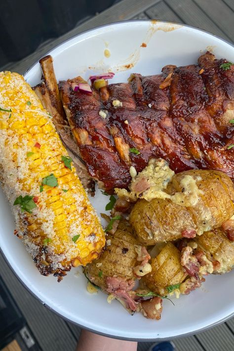 Bbq Ribs Sides, Cheesy Hasselback Potatoes, Side Dishes For Ribs, Pork Ribs Recipe, Ribs Bbq, American Dinner, Bbq Pork Ribs, Hasselback Potatoes, Pork Rib Recipes