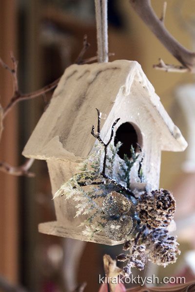 Christmas birdhouse in white 2012 by kirakoktysh.com Deco Noel Nature, Christmas Birdhouse, Birdhouse Craft, Christmas Bird, Woodland Christmas, Best Living Room, Living Room Interior Design, Xmas Ornaments, Xmas Crafts