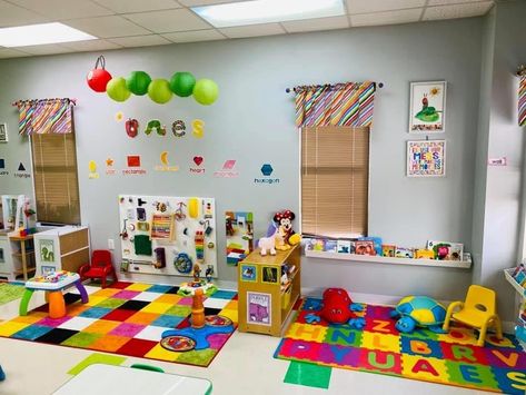 One Year Old Daycare Room Classroom, Baby Classroom Ideas, Daycare Rooms Setup Toddlers, Daycare Rooms Setup Small Spaces, One Year Old Classroom Setup Daycare, Infant Daycare Room Ideas, Toddler Classroom Ideas Daycares, Infant Classroom Ideas Daycares, Infants Activities