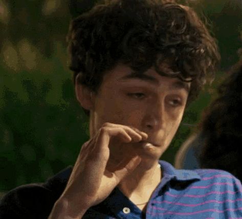 Nodding Gif, Nod Gif, Timothee Chalamet Gif, Somewhere In Northern Italy 1983, Timmy T, Regulus Black, Beautiful Film, The Perfect Guy, Aesthetic Gif