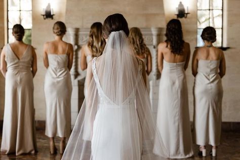 Wedding First Look Bridesmaids, Bride And Siblings Photos, Wedding Day Group Photos, Bridesmaid First Look At Bride, First Look With Mom, Bride And Mom Pictures, Bridesmaid First Look, Bridesmaids Pictures, First Look With Bridesmaids