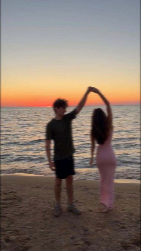 Bf Gf Pictures Relationship Goals, Summer Photo With Boyfriend, Aesthetic Pictures To Take With Your Boyfriend, Cute Bf Photos, Summer Pictures Boyfriend, Beach Date Pictures, Holiday Pictures With Boyfriend, Couple Beach Photos Instagram Aesthetic, Cute Couple Photo Aesthetic