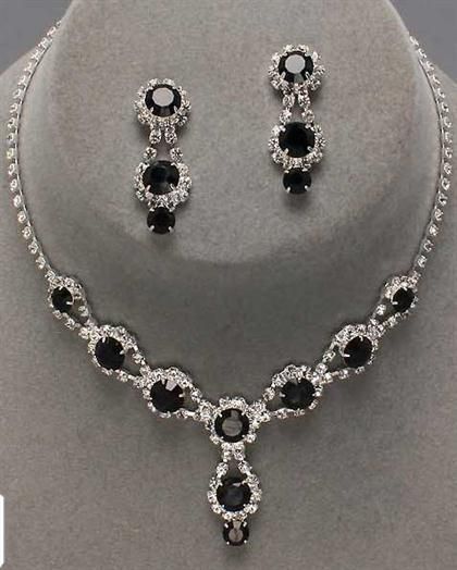 Trendy Gold Necklace, Black Diamond Necklace, Bride Jewelry Set, Logam Mulia, Inexpensive Jewelry, Black Diamond Jewelry, Diamond Jewelry Set, Perhiasan India, Expensive Jewelry Luxury