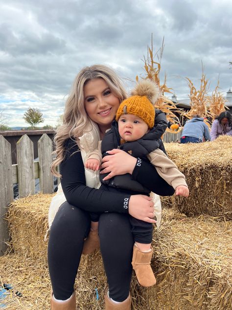 Mommy and me, mom and baby, baby girl, fall, autumn, pumpkin patch, gta, toronto, Pumpkin Patch Mom And Son, Pumpkin Patch Outfits Family, Pumpkin Patch Outfit Ideas For Family, Mommy Me Fall Photos, Family Apple Picking Outfits, First Pumpkin Patch Pictures, Fall Inspo Family Pictures, Pumpkin Patch Outfit Mom And Son, Fall Pumpkin Baby Photoshoot