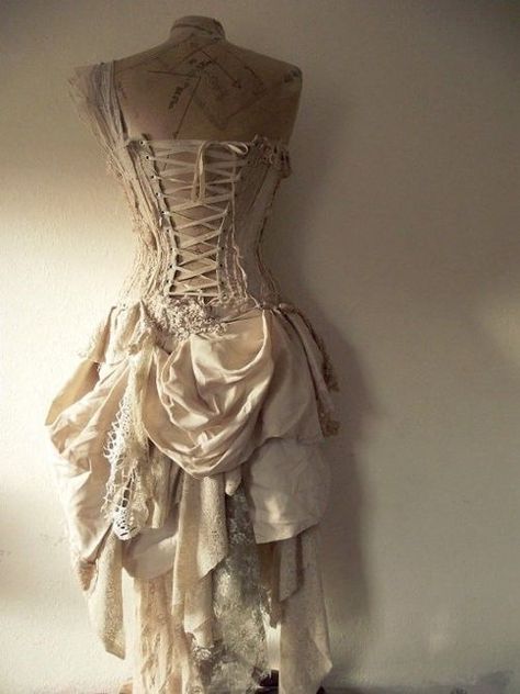 old fashioned corset wedding dress | Old-Fashioned Dress Moda Steampunk, Mode Steampunk, Steampunk Wedding, Mode Boho, Victorian Steampunk, Steampunk Costume, Rock Punk, Dress Forms, Steampunk Clothing