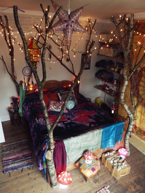 Special tree bed that I'm absolutely obsessed with. Tied silver birch branches from the back garden onto my bed frame with cable ties to make forest fairy grotto. Tree Branch Canopy Bed, Tree Branch Bed Frame, Tree Bed Frame, 4 Poster Bed Cottagecore, Fairy Bed Canopy, Fairy Den Room, Hippie Bed Frame, Diy Bed Canopy Frame, Tree Canopy Bed