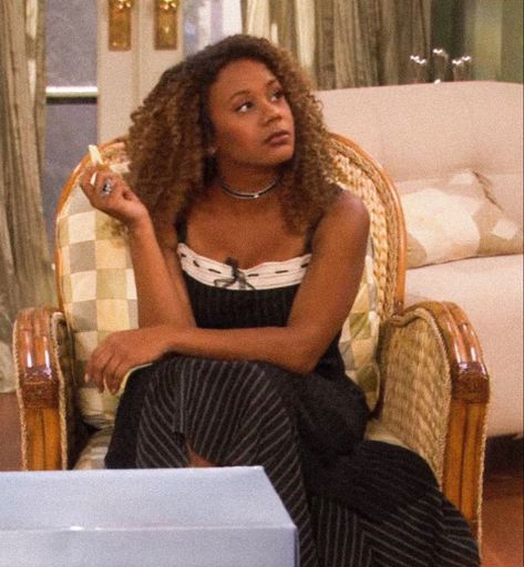 Mona Thorne Fashion, Rachel True Nowhere, Mona Thorne Half And Half, Rachel True Half And Half, Half And Half Tv Show Outfits, Mona From Half And Half Outfits, Rachel True 90s, Mona Half And Half, Mona Half And Half Outfits