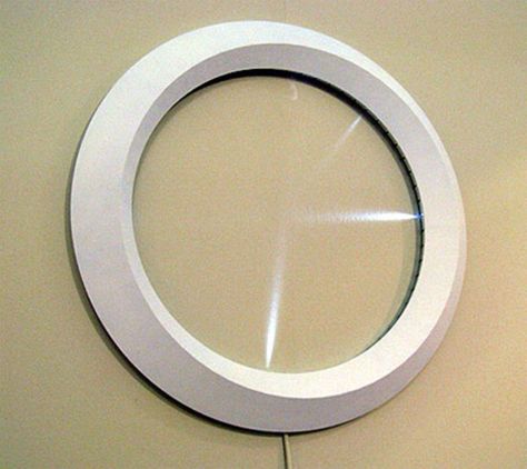 Light beam clock Modern Wall Clock Design, Wall Clock Design Ideas, Clock Design Ideas, Unusual Clocks, Led Clock, Cool Clocks, Wall Clock Design, Diy Clock, Design Industrial