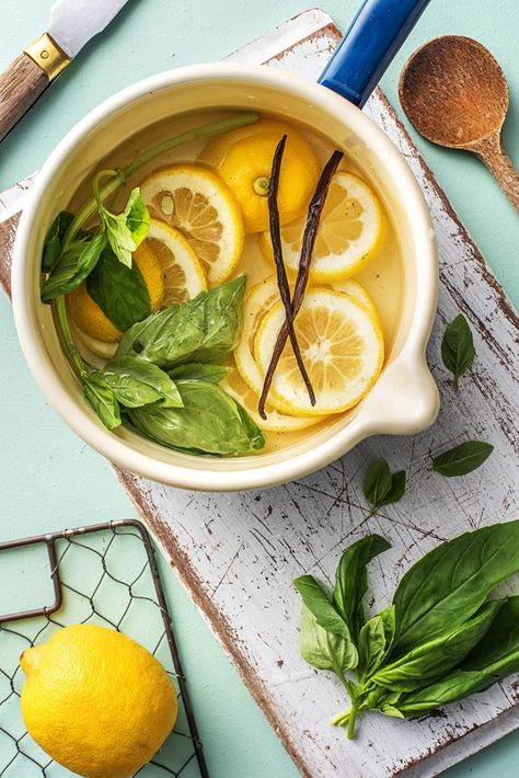 how to make your house smell good-diy-natural-room-scents-HelloFresh-spring-lemon-basil-vanilla-extract-simmering-pot Smell Like Spring, Homemade Potpourri, Simmer Pot Recipes, Stove Top Potpourri, Simmering Potpourri, Natural Room, Smell Nice, Potpourri Recipes, House Smell Good