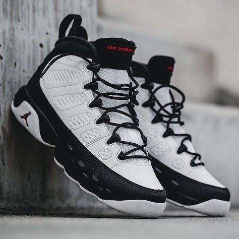 Air Jordan 9 Retro *OG Space Jam* Nike Jordan 9, Space Jam Shoes, Most Expensive Sneakers, Air Jordan 9 Retro, Fire Shoes, Nike Air Jordan Shoes, Black Basketball Shoes, Jordan 9 Retro, Retro Space