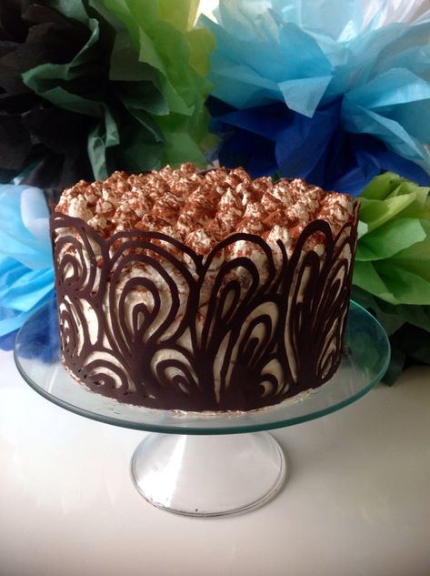 Tiramisu Cake Decoration – The Goody Blog Tiramisu Cake Decoration, Tiramisu Pasta, Mousse Dolce, Torte Creative, Chocolate Garnishes, Tiramisu Cake, Chocolate Cake Decoration, Cake Decorating Frosting, Cake Decorating Designs