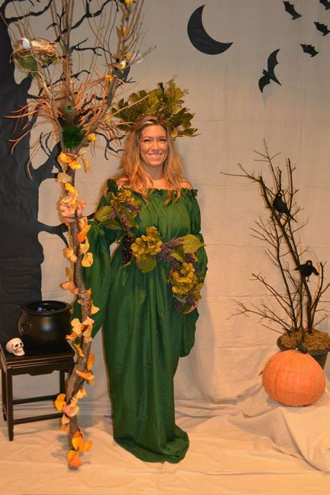 Mother Earth Father Time Costume, Demeter Costume Diy, Mother Earth Costume Halloween, Mother Earth Dress, Mother Nature Diy Costume, Earth Costume Diy, Diy Mother Nature Costume, Mother Nature Costumes, Mother Earth Costume Diy