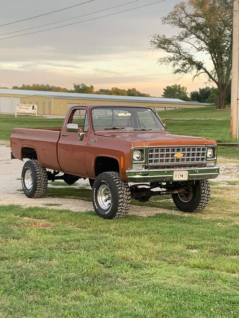 Chevrolet Trucks Lifted, 1973 Chevy Truck, Squarebody Chevy, Country Trucks, Trucks Lifted Diesel, Old Pickup, Lifted Chevy, Lifted Chevy Trucks, Chevy Pickup Trucks