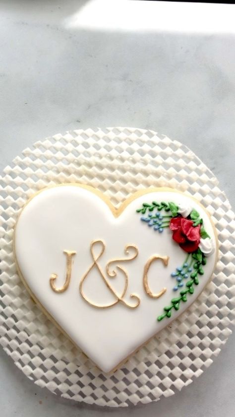 Heart Wedding Cookies Decorated, Christmas Wedding Cookies Decorated, Heart Wedding Cookies, Monogrammed Wedding Cookies, Heart Cookies Decorated, Wedding Cookies Decorated, Wedding Shower Cookies, Heart Sugar Cookie, Bridal Cookies