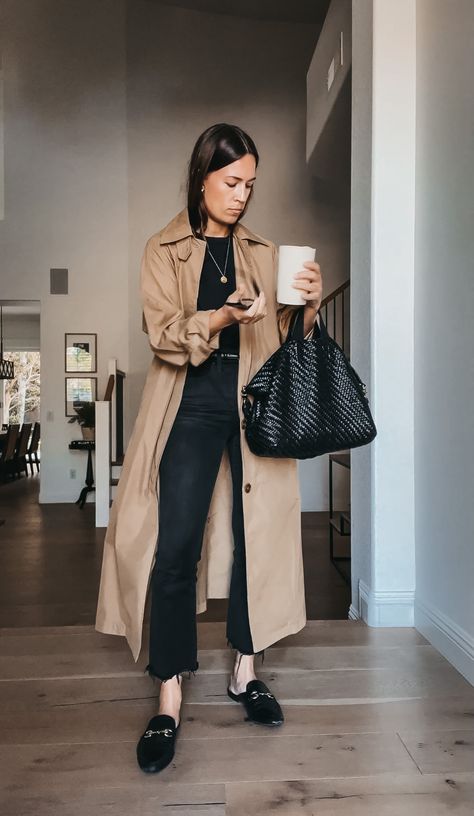 Ad Agency Outfit, Trench Work Outfit, Fall Trenchcoat Outfit, Trench Coat And Combat Boots Outfit, Eilyn Jimenez Style, Classic Timeless Outfits For Women, Abercrombie Trousers Outfit, Allison Bornstein Style, Fall Trench Coat Outfits