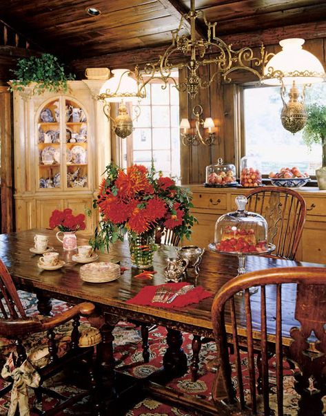 Gail Claridge’s Beautiful Equestrian Country Meadow Ranch Dining Room Country, Equestrian Ranch, Room Country, Windsor Chairs, Country Dining Rooms, English Country Decor, French Country Dining, Country Dining, French Country Kitchens