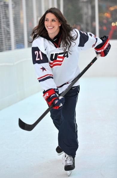 USA women's hockey team members at 2014 Winter Olympics Ice Hockey Girls, Hilary Knight, Funniest Pictures, Usa Hockey, Ice Girls, Women's Hockey, Hockey Girl, Hockey Girls, Ice Rink