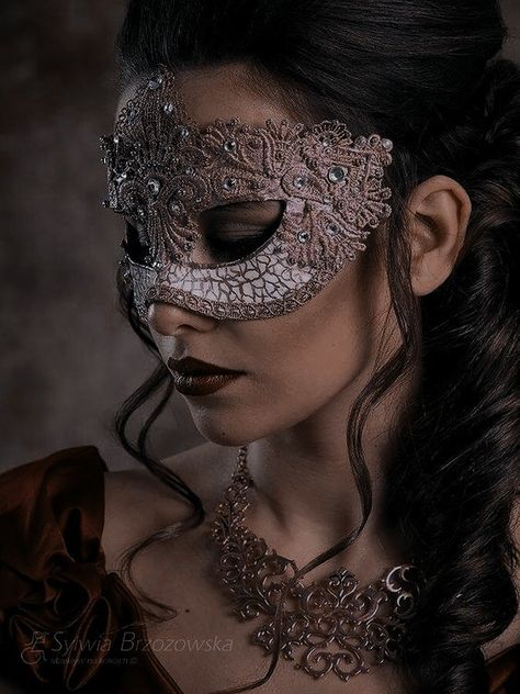 Masquerade Ball Aesthetic, Masquerade Aesthetic, Caraval Aesthetic, Dark Royalty, Vampire Masquerade, Royal Core, Ball Aesthetic, Mask Aesthetic, Stephanie Garber