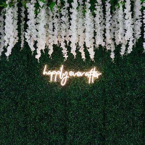 grass wall backdrop Artificial Grass Wall Decoration Ideas, Mexican Restaurant Decor, House Front Wall Design, Artificial Grass Wall, Grass Backdrops, Front Wall Design, Photo Backdrop Wedding, Neon Wall Signs, Flower Wall Wedding