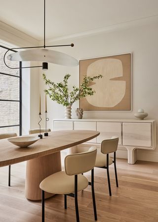 10 minimalist dining rooms where even breakfast would feel elegant, and how to recreate them Japandi Dining Room, Japandi Dining, Rough Linen, Room Minimalist, Japandi Living, Minimalist Dining Room, Elegant Lighting Fixtures, Colorful Space, French Design