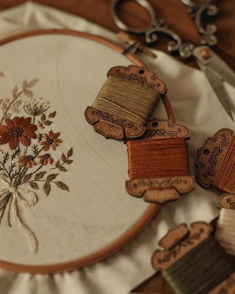 Cottagecore Embroidery, Cottagecore Autumn, Sewing Aesthetic, October 27, Hand Embroidery Art, Embroidery Inspiration, Hoop Art, Embroidery And Stitching, Embroidery Projects