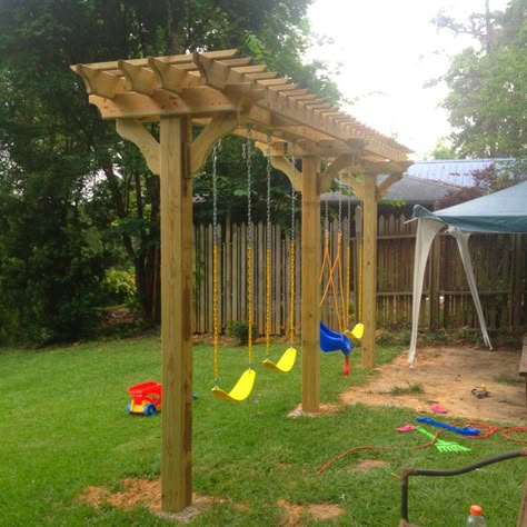 Swing set DIY... Wonder if the hubs would build this... Swing Set Diy, Playground Landscaping, Garage Pergola, Kids Yard, Backyard Swings, Pergola Swing, Diy Playground, Wooden Swing, Outdoor Play Area