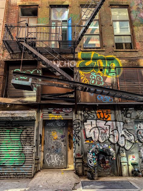 Alleyway in Soho part of NYC #roberttopa #topaphotography #soho #nyc2019 #art #streetart #graffiti Not In Kansas Anymore, Gta 6, Graffiti Photography, Graffiti Tagging, City Pictures, Nyc Photography, Street Graffiti, Rockstar Games, Environment Concept Art