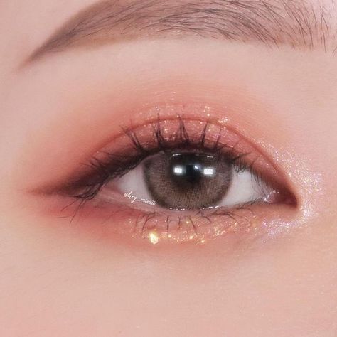 Eyeshadow Brown, Peach Makeup, Korean Eye Makeup, Ulzzang Makeup, Ethereal Makeup, Asian Eye Makeup, Makeup Makeover, Maquillage Halloween, Eye Makeup Art