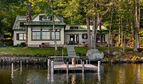 Lakeside Maine Cottage | TMS Architects New England Lake House, Maine Kitchen, Maine Cabin, Lake Cottages, Small Lake Houses, Plan Chalet, Lake Houses Exterior, Maine Cottage, Lake Houses