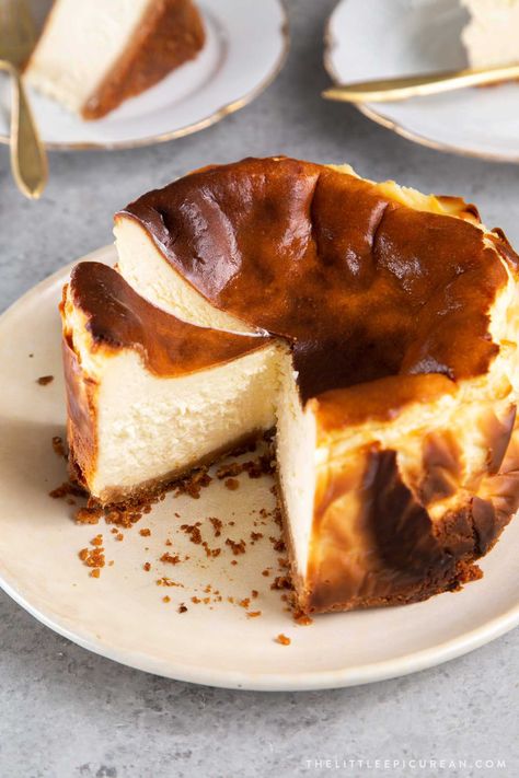 This is not an authentic Basque cheesecake. It is my interpretation of a burnt Basque-style cheesecake with the addition of a vanilla cookie crust bottom. Basque Cake, Basque Cheesecake, Wafer Cookies, Vanilla Cookies, Cookie Crust, Round Cake Pans, Food Cakes, Ice Cream Cake, Cheesecake Recipes